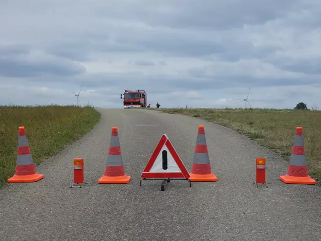 Verkehrsleitkegel als Straßensperre